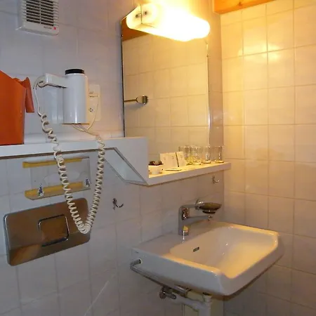 Bellevue Baeren & Restaurant كراتيغين