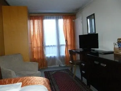 فندق Bellevue Baeren & Restaurant كراتيغين